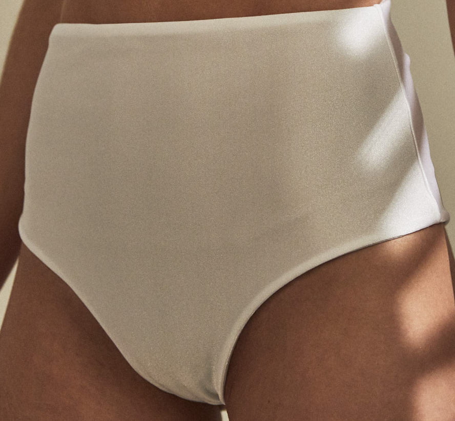 HOT PANT CALCINHA BRANCA - imagem 1