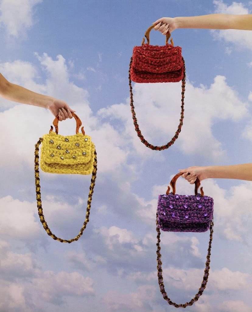 Bolsa ISLA Yellow Mini Baú Rainbow em Crochê Sustentável e Cristais amarelo - imagem 5