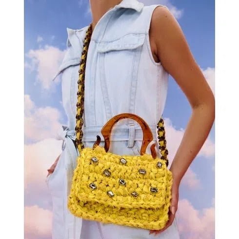 Bolsa ISLA Yellow Mini Baú Rainbow em Crochê Sustentável e Cristais amarelo - imagem 2
