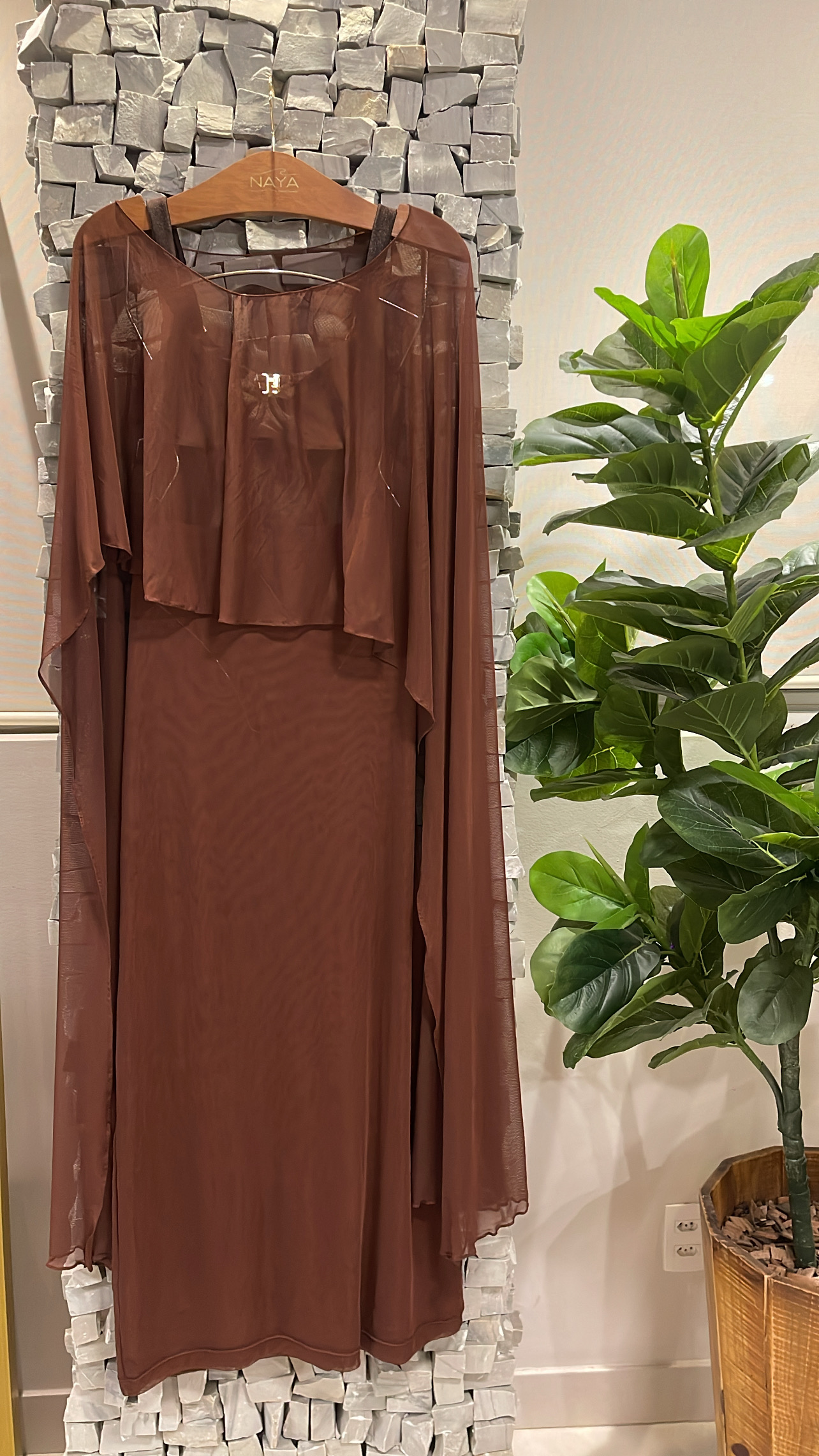 CAPA FRADE MARROM TULE