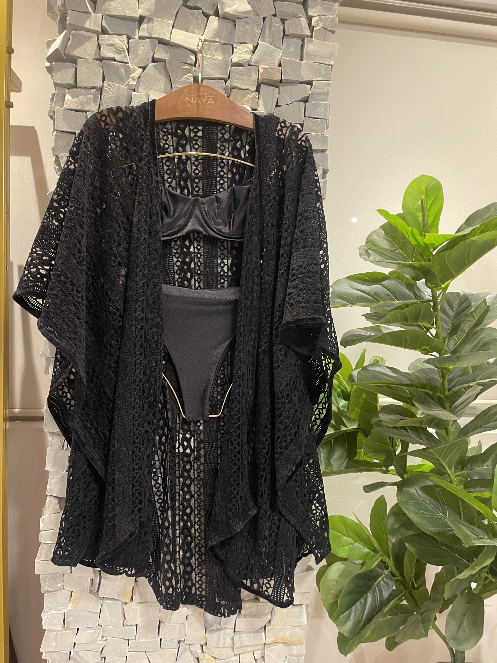 KAFTAN CURTO RENDA PRETO